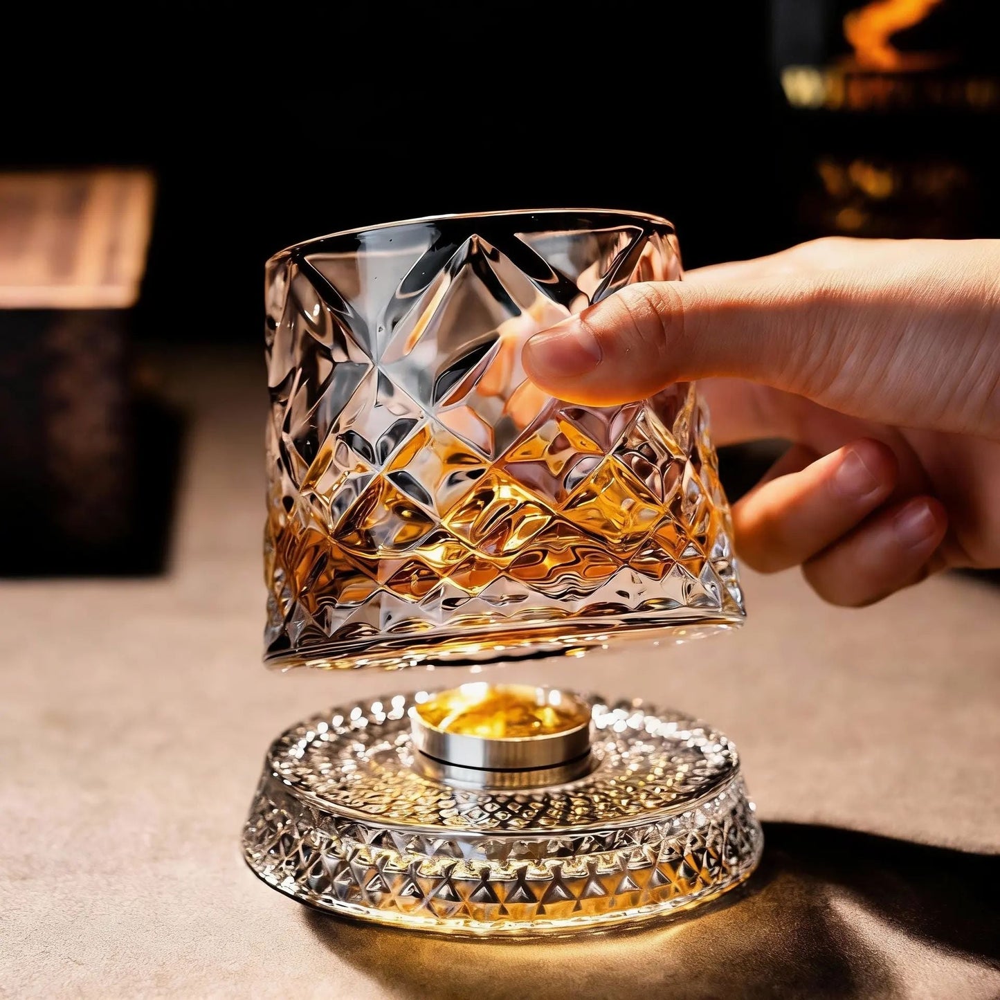 Luxury 360° Spinning Crystal Glass – Star-Cut Stress Relief Whiskey & Wine Glass, Elegant European Barware Gift，Rotating Glass Cup Spinning Glass Cup